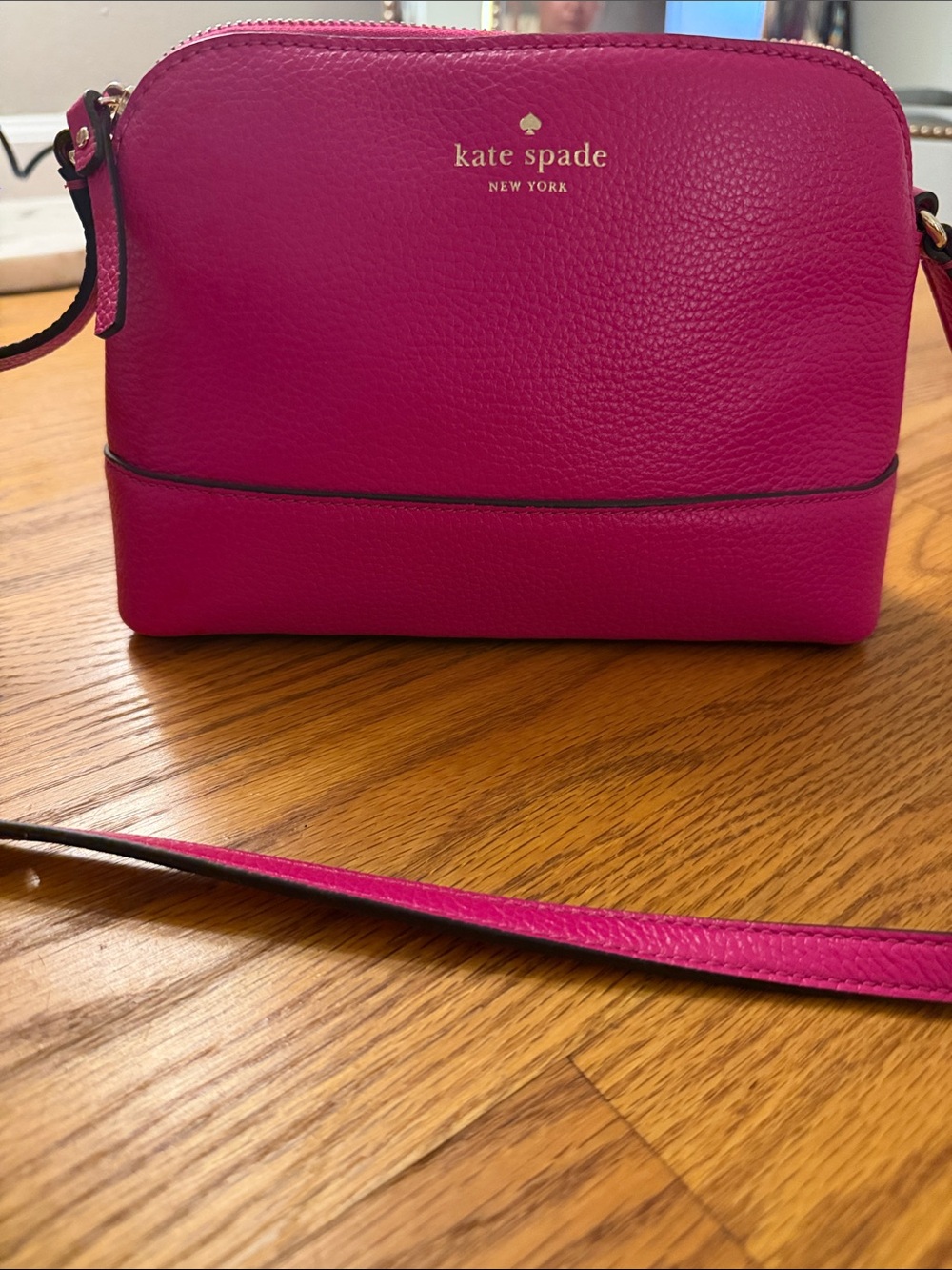Leather Kate spade bag bright pink, adjustable shoulder strap height